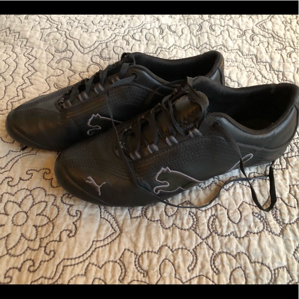 Puma sneakers! Like new!